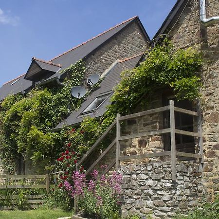 Gites Ferme De La Baie Roz sur Couesnon Bagian luar foto