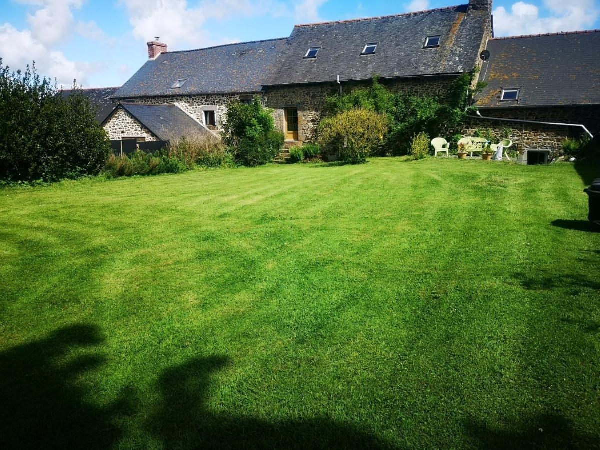 Gites Ferme De La Baie Roz sur Couesnon Bagian luar foto