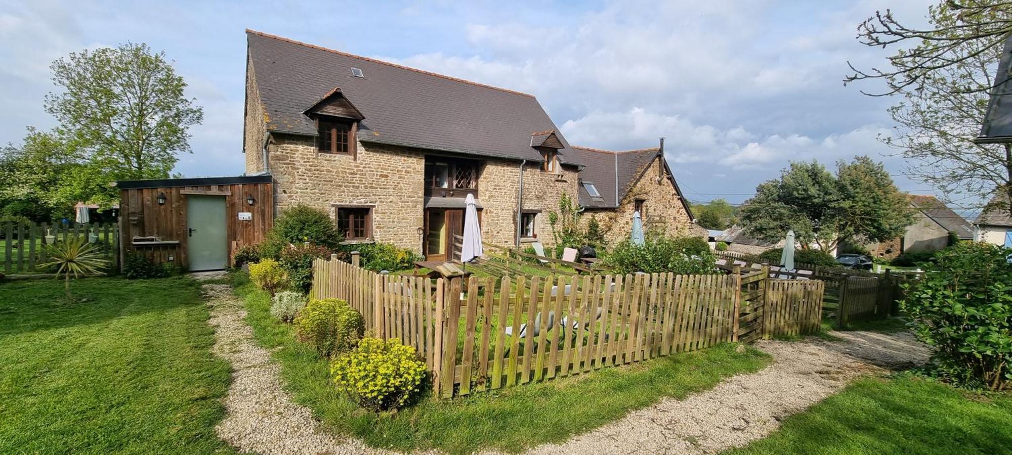 Gites Ferme De La Baie Roz sur Couesnon Bagian luar foto